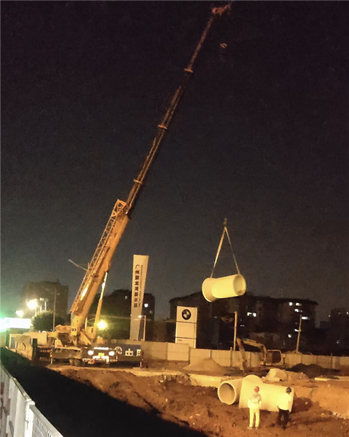 虹口区“弯臂矫正”—— 吊车的 “形变补偿” 技术